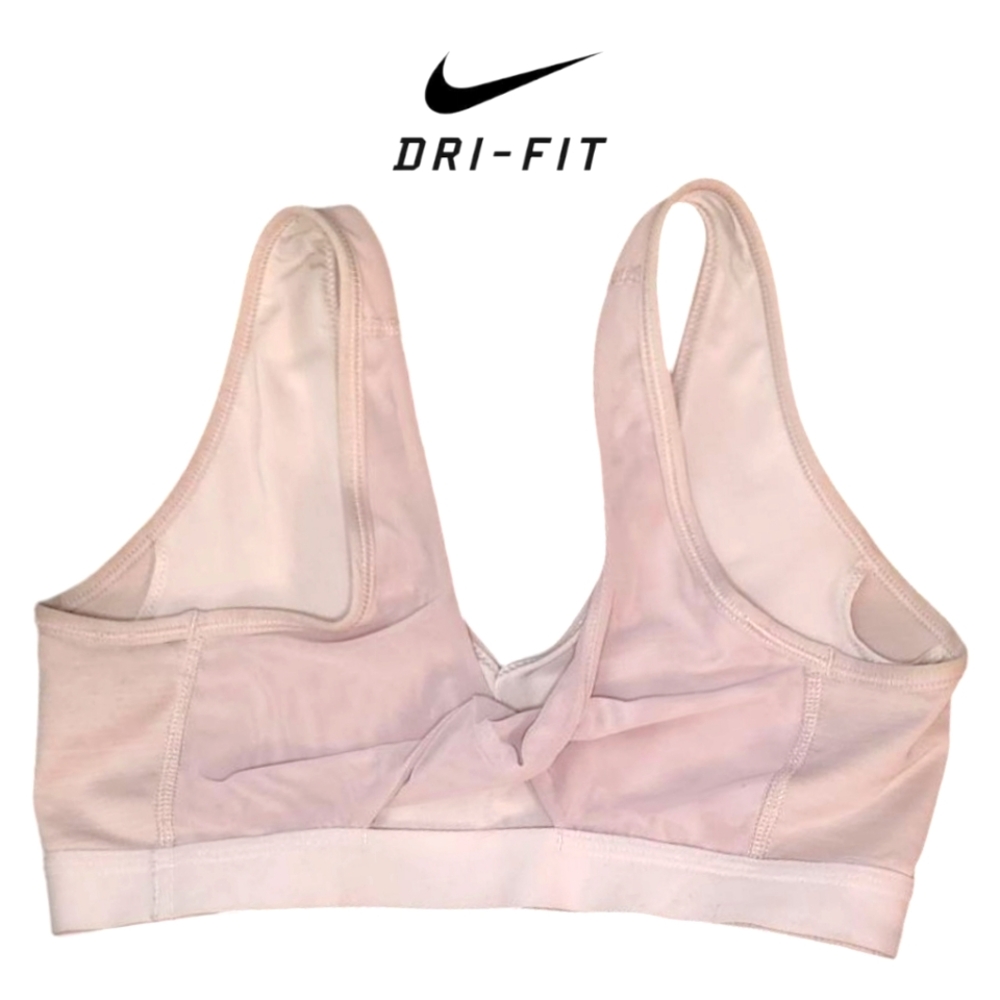 Nike Dri-FIT - Twisted Key Hole Yoga Sports Bra